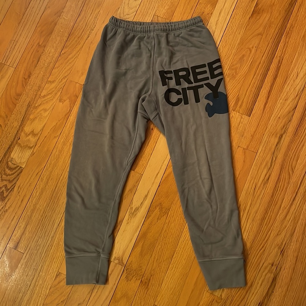 Freecity sweatpants - read description